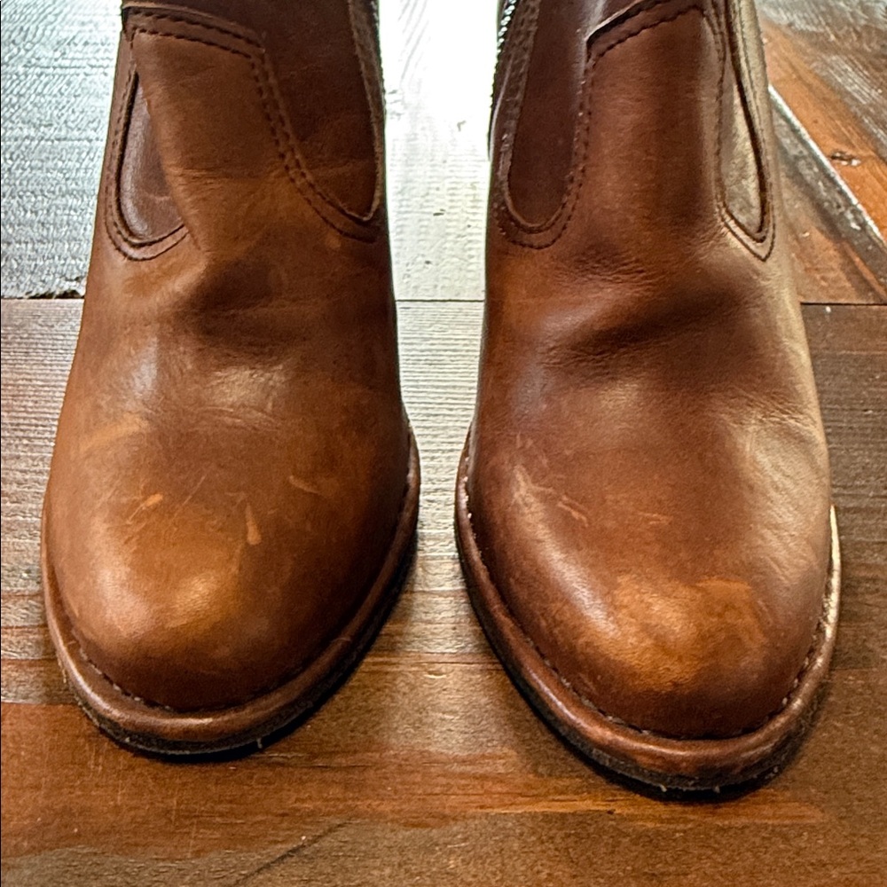 Frye Women’s Booties w/Heal - Picture 6 of 9